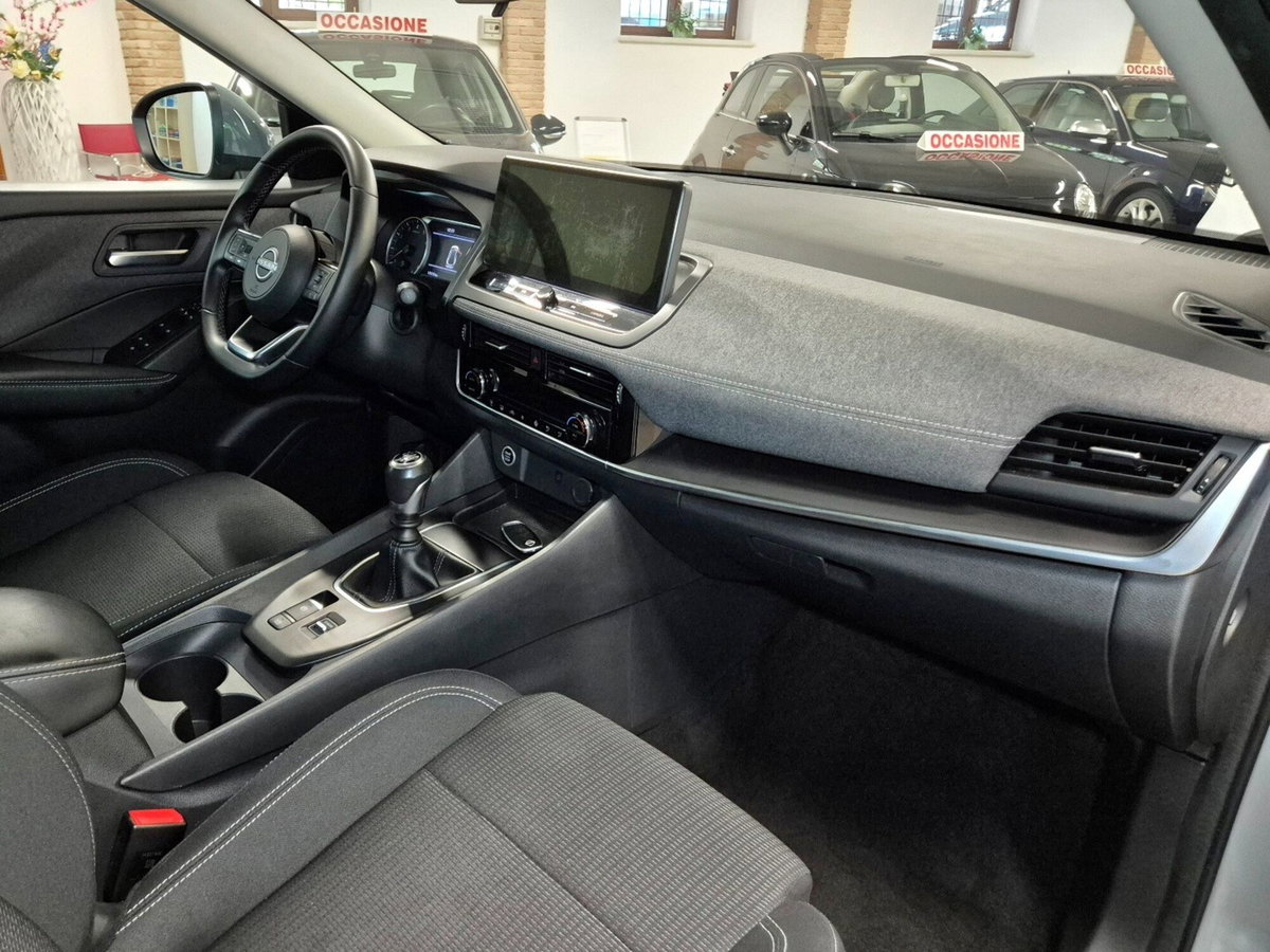 Nissan Qashqai 1.3 mhev Acenta 2wd 140cv (9)