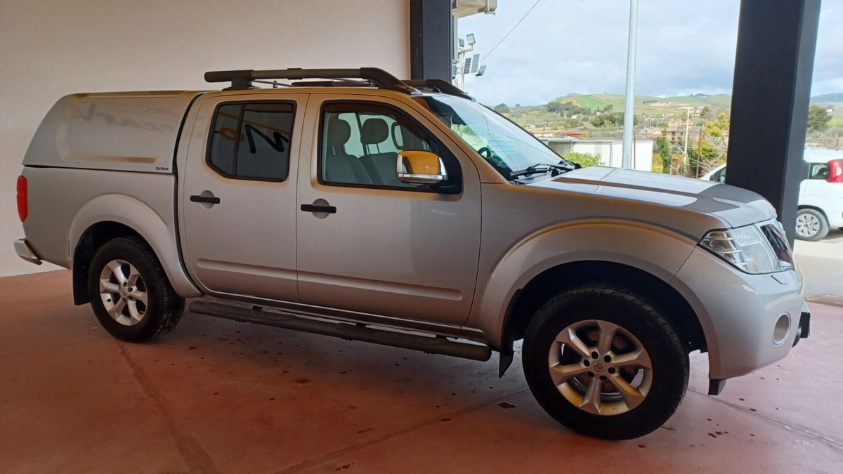 Nissan Navara 2.5 dCi 190CV 4 porte Double Cab LE Plus (2)