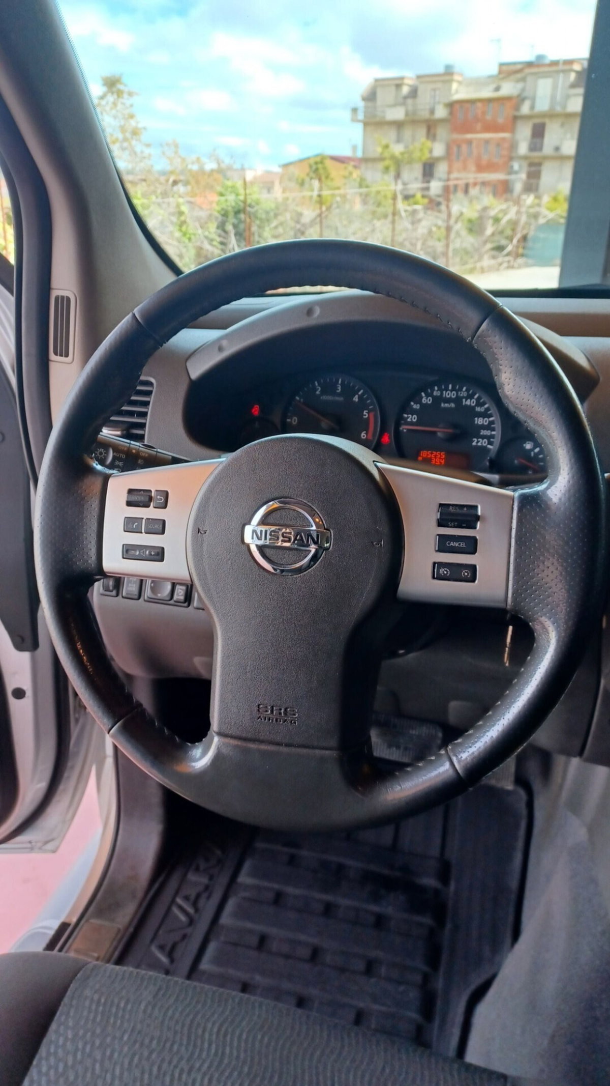 Nissan Navara 2.5 dCi 190CV 4 porte Double Cab LE Plus (7)