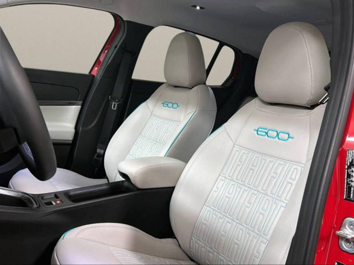 Fiat 600 1.2 hybrid La Prima 110cv auto (10)