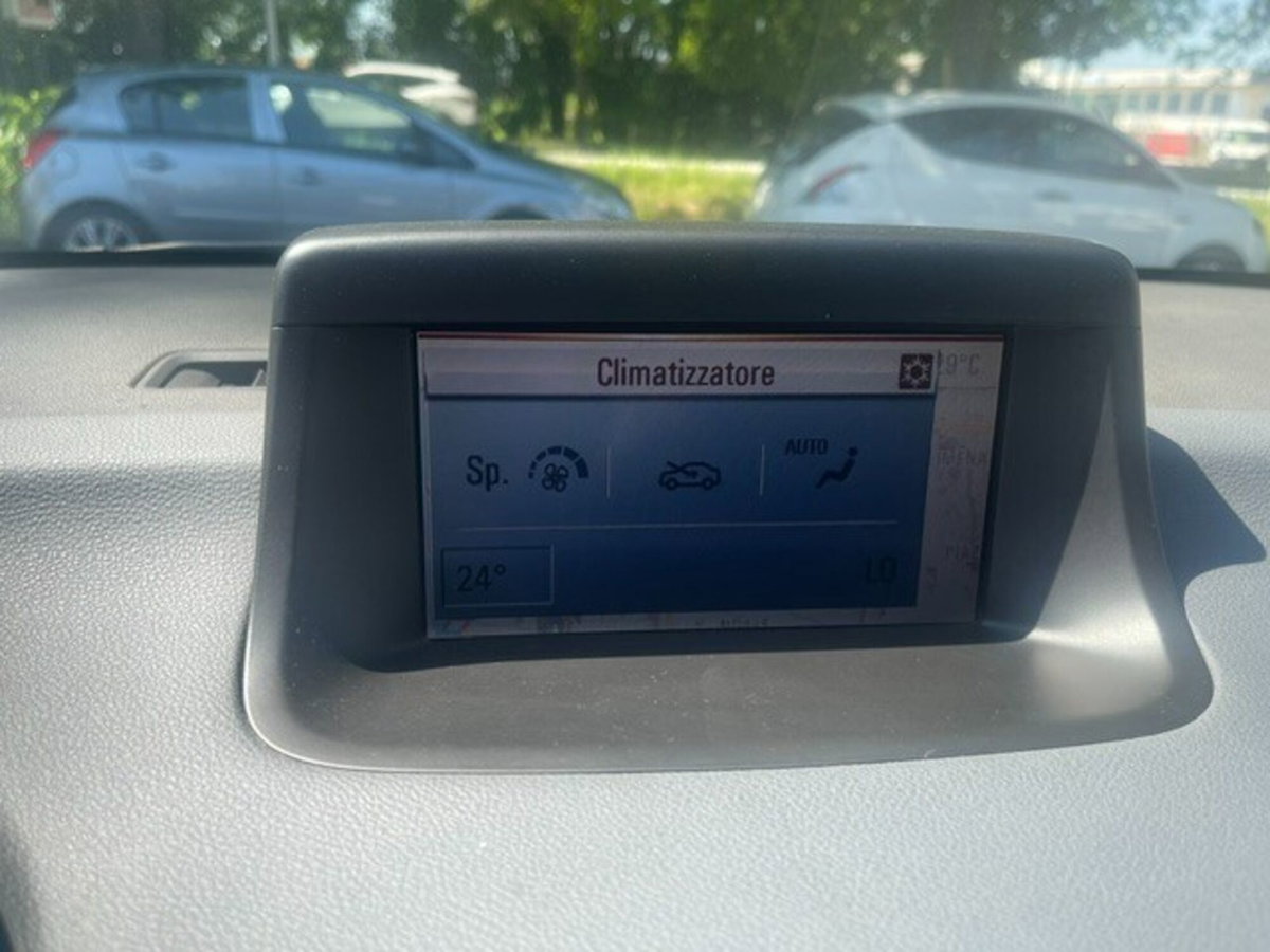 Opel Meriva 1.4 Turbo 120CV Cosmo (13)