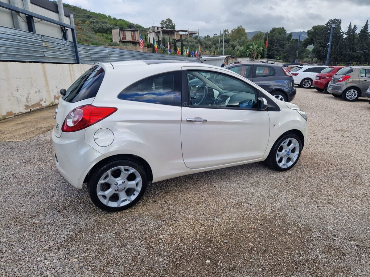 Ford Ka 1.2 8V 69CV Titanium (2)
