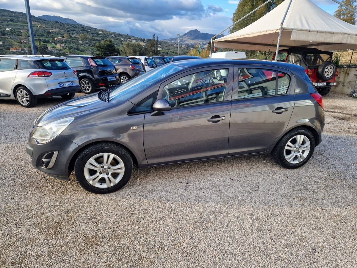 Opel Corsa 1.0 12V 5 porte Elective (2)