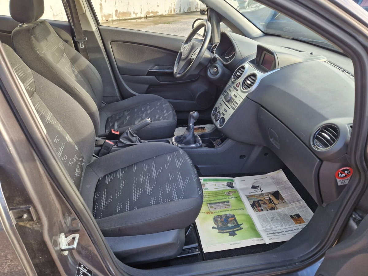 Opel Corsa 1.0 12V 5 porte Elective (9)