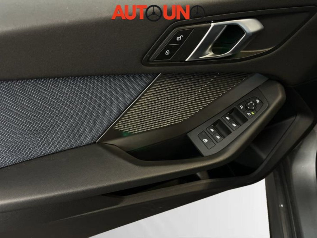 BMW Serie 1 120 48V MSport Design auto (11)