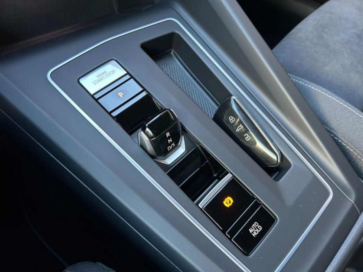 Volkswagen Golf 1.4 TSI eHYBRID 204 CV DSG Style (12)