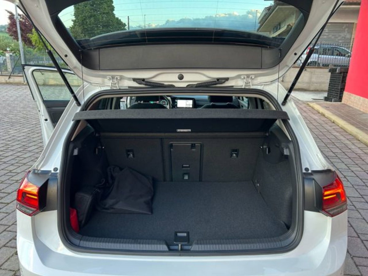 Volkswagen Golf 1.4 TSI eHYBRID 204 CV DSG Style (8)