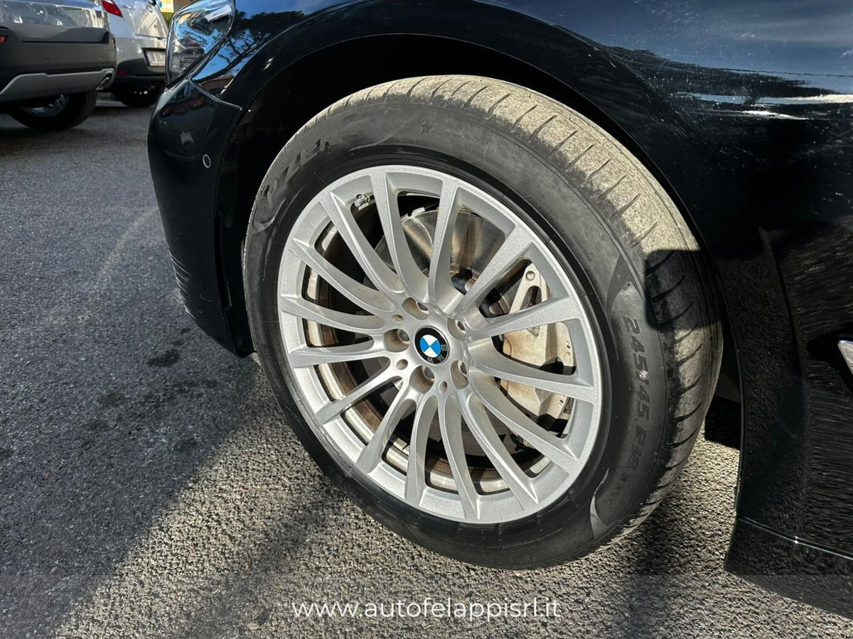 BMW Serie 3 Touring 330d  mhev 48V auto (10)