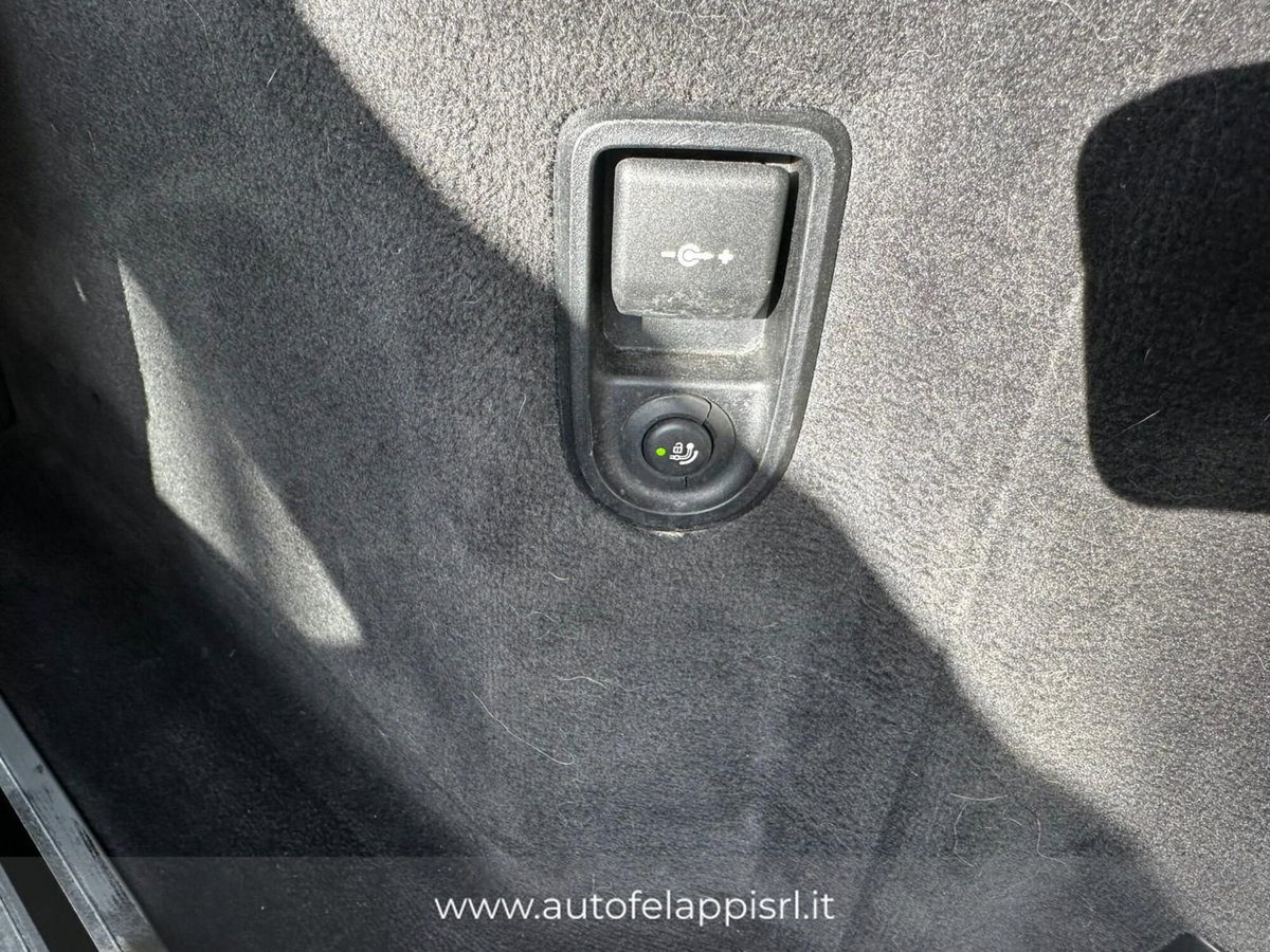 BMW Serie 3 Touring 330d  mhev 48V auto (14)