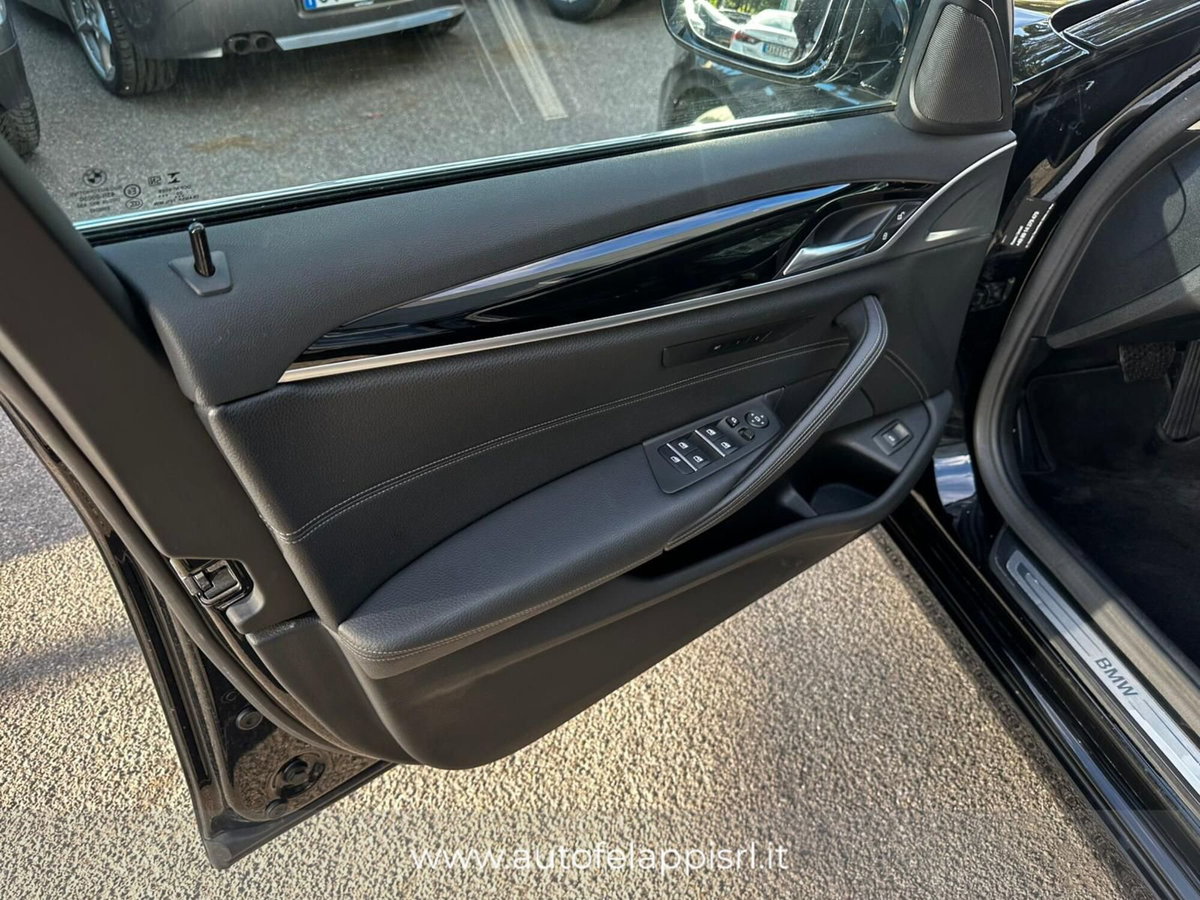 BMW Serie 3 Touring 330d  mhev 48V auto (18)