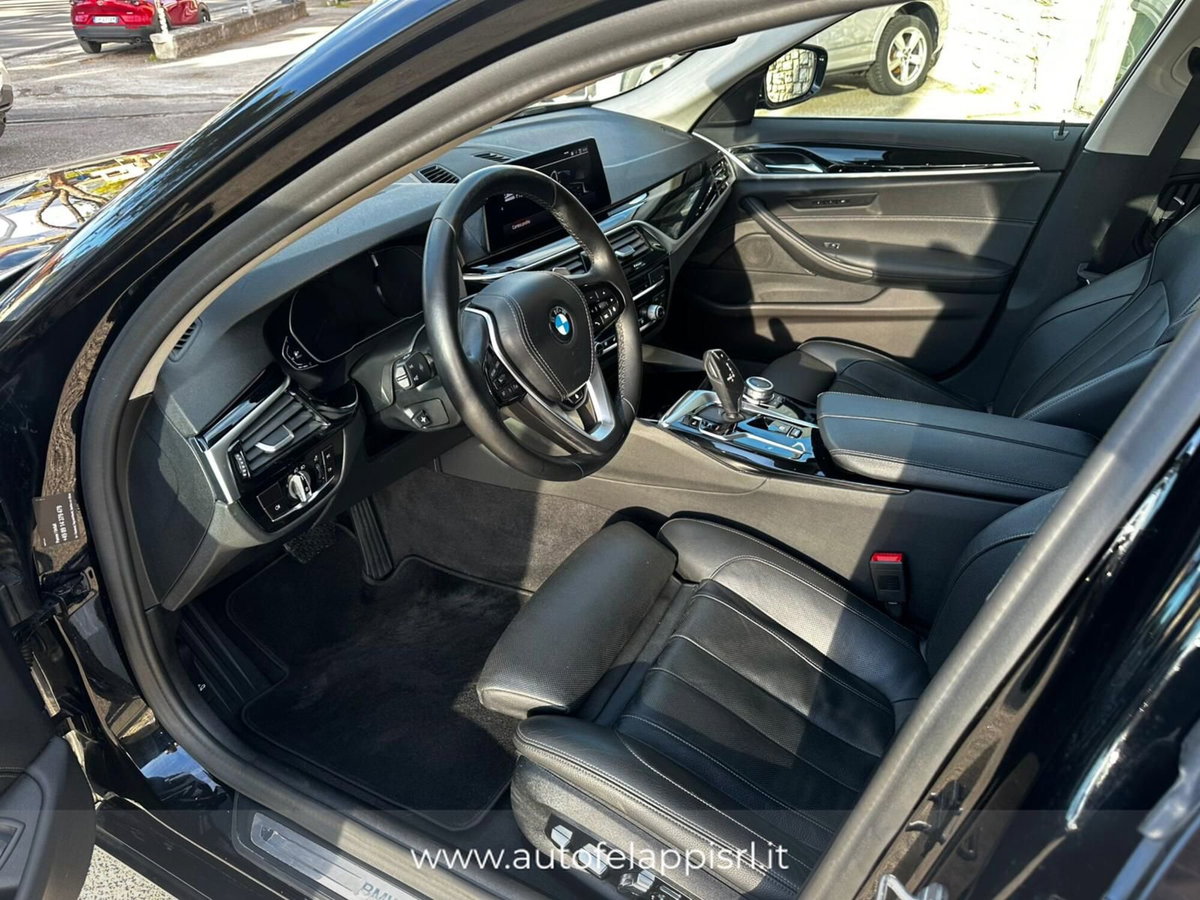 BMW Serie 3 Touring 330d  mhev 48V auto (3)