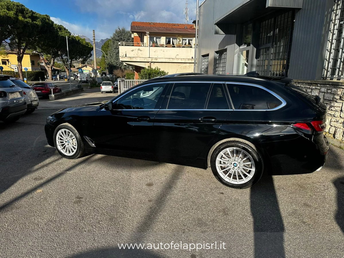 BMW Serie 3 Touring 330d  mhev 48V auto (4)