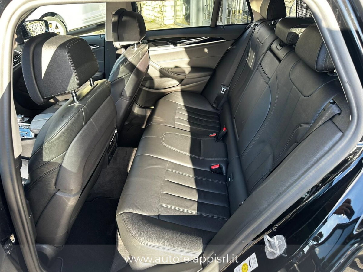 BMW Serie 3 Touring 330d  mhev 48V auto (5)