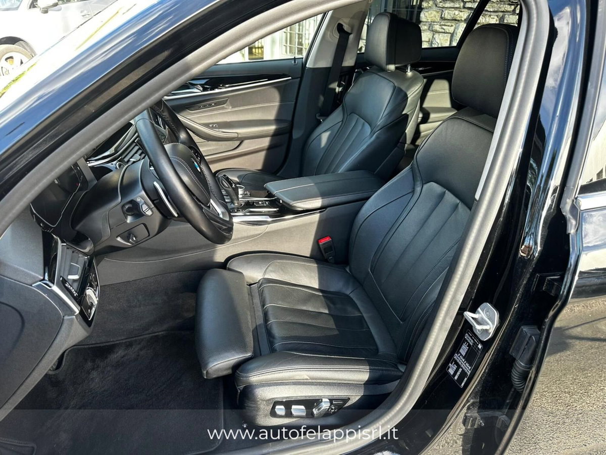BMW Serie 3 Touring 330d  mhev 48V auto (9)