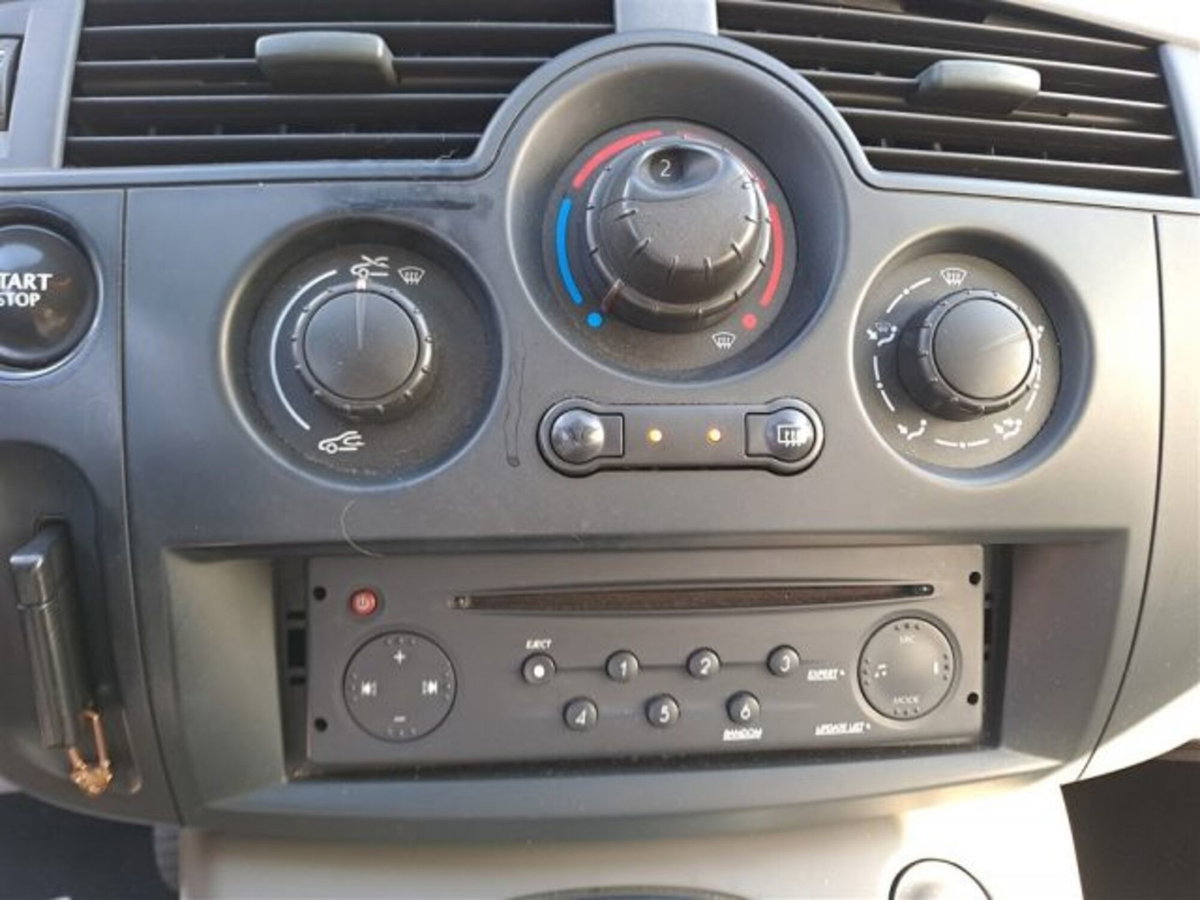 Renault Grand Scénic 1.9 dCi/130CV Confort Auth. (12)
