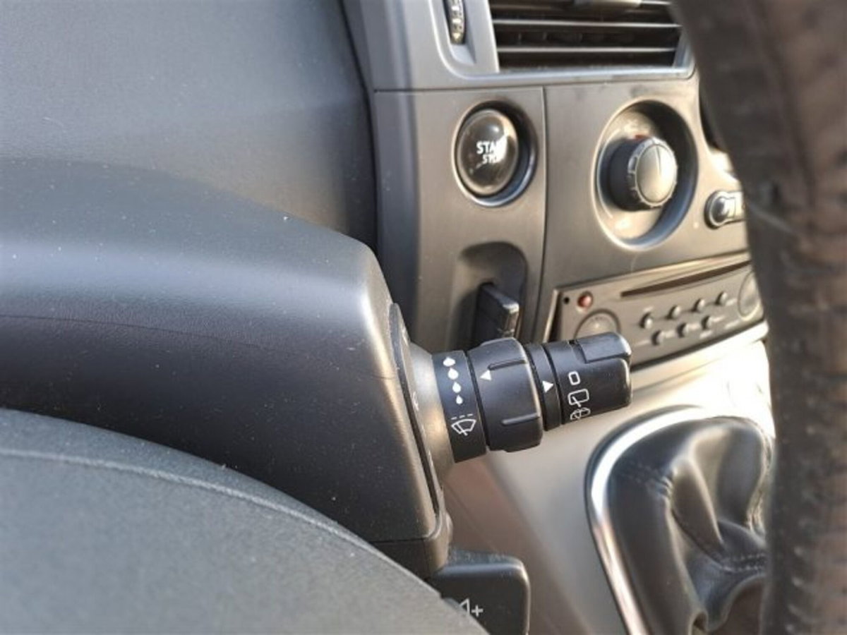 Renault Grand Scénic 1.9 dCi/130CV Confort Auth. (15)