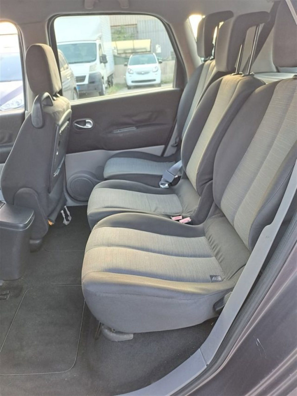 Renault Grand Scénic 1.9 dCi/130CV Confort Auth. (5)