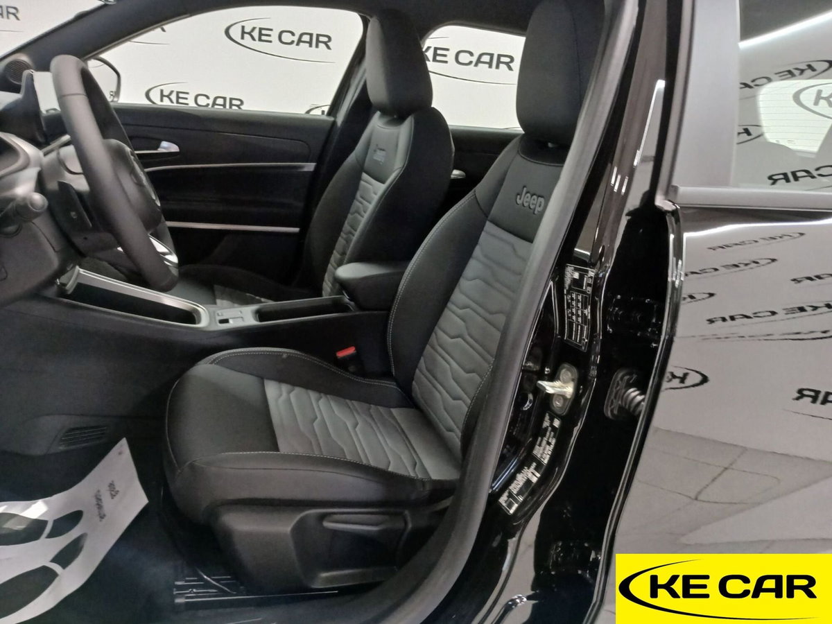 Jeep Avenger 1.2 turbo e-hybrid mhev Upland 4xe 145cv edct6 (13)