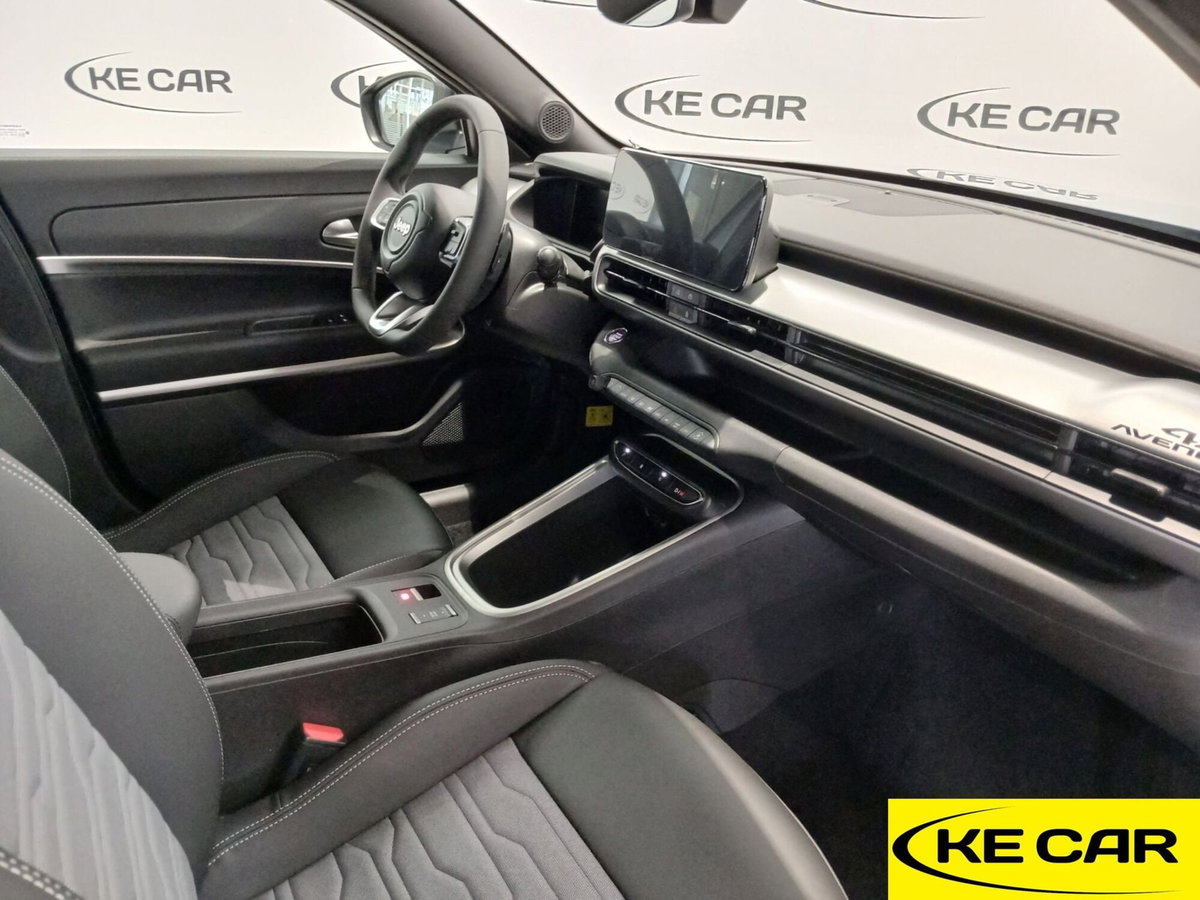 Jeep Avenger 1.2 turbo e-hybrid mhev Upland 4xe 145cv edct6 (15)