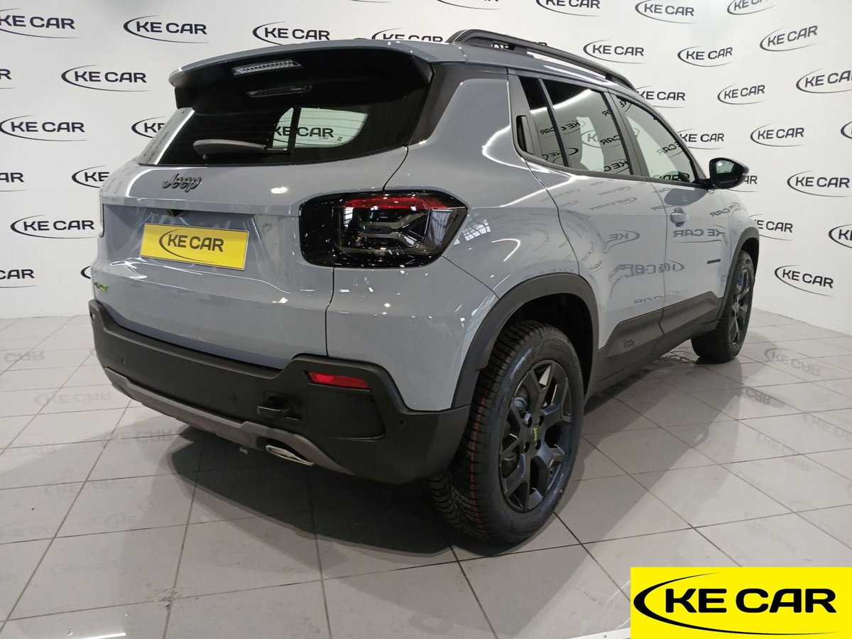 Jeep Avenger 1.2 turbo e-hybrid mhev Upland 4xe 145cv edct6 (5)
