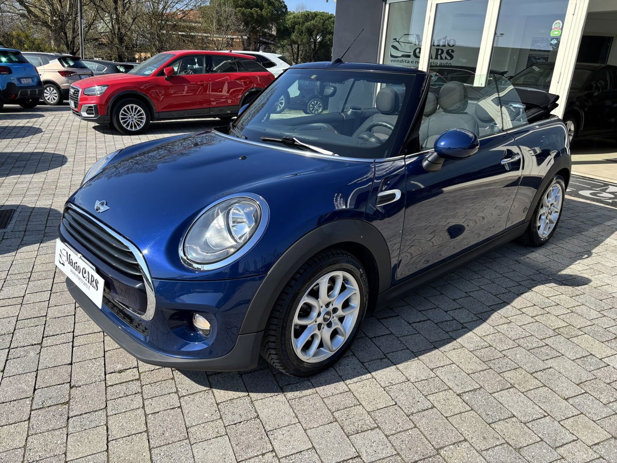 MINI Mini Cabrio 1.5 Cooper D Cabrio (10)