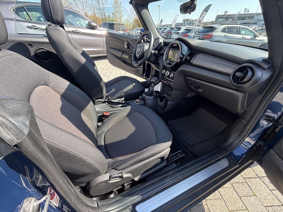 MINI Mini Cabrio 1.5 Cooper D Cabrio (12)