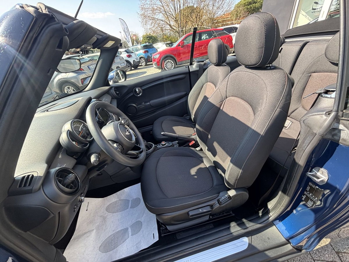MINI Mini Cabrio 1.5 Cooper D Cabrio (14)