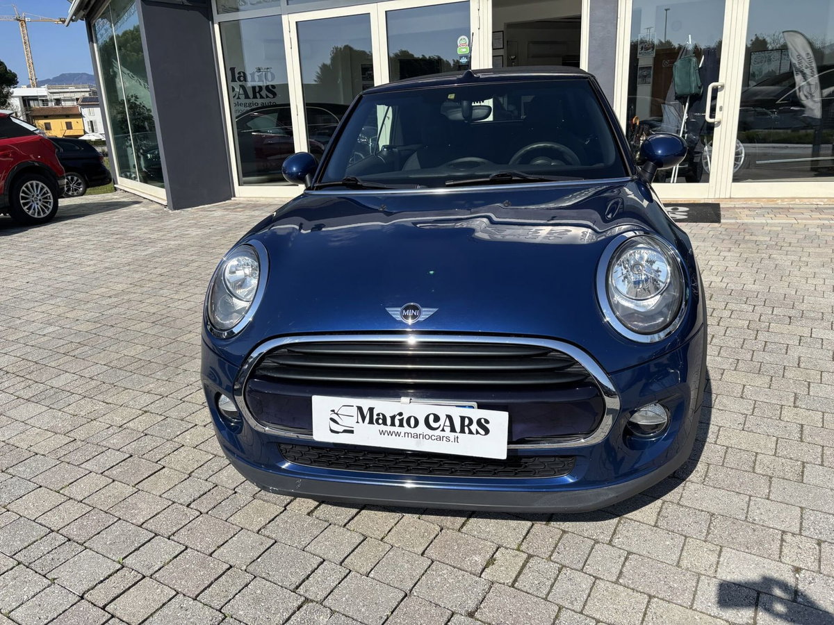 MINI Mini Cabrio 1.5 Cooper D Cabrio (2)