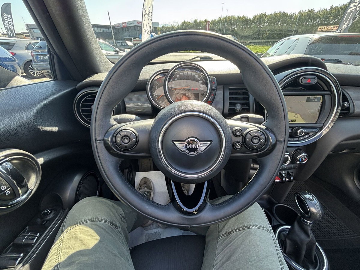 MINI Mini Cabrio 1.5 Cooper D Cabrio (20)