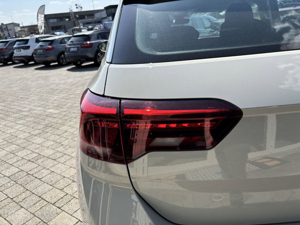 Volkswagen T-Roc 1.0 TSI Life (10)