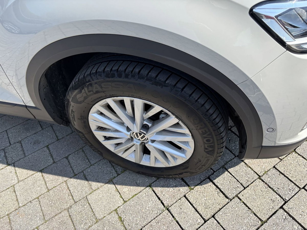 Volkswagen T-Roc 1.0 TSI Life (17)
