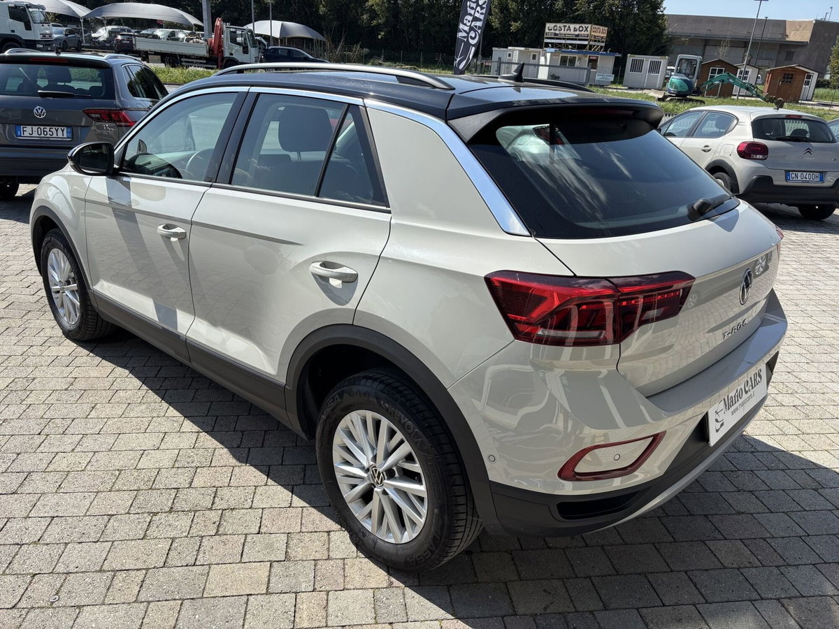 Volkswagen T-Roc 1.0 TSI Life (6)