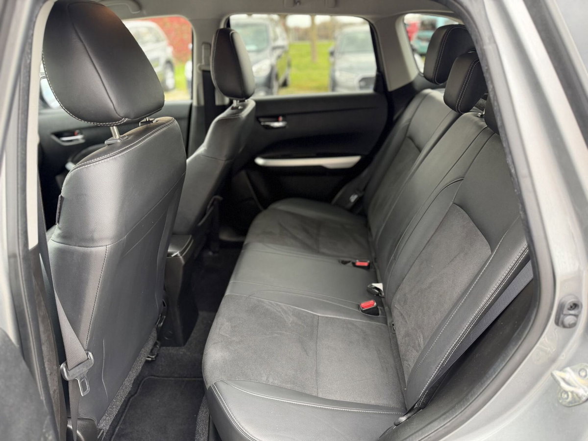 Suzuki Vitara 1.6 DDiS 4WD AllGrip DCT V-Top (18)