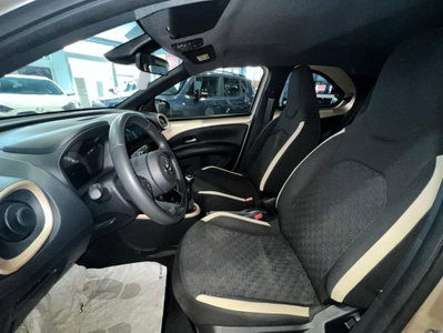 Toyota Aygo X 1.0 Trend 72cv (10)