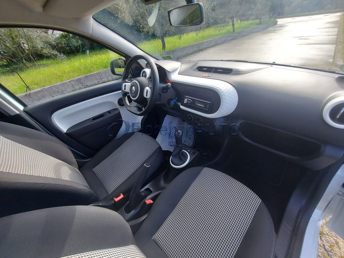 Renault Twingo 1.0 SCe Wave (8)