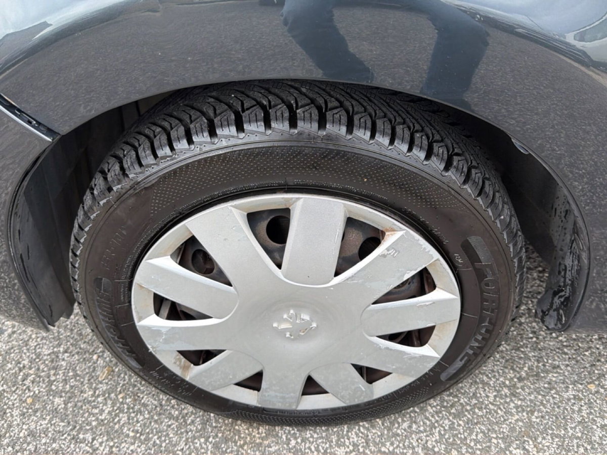 Peugeot 107 68CV 5p. Plaisir (10)