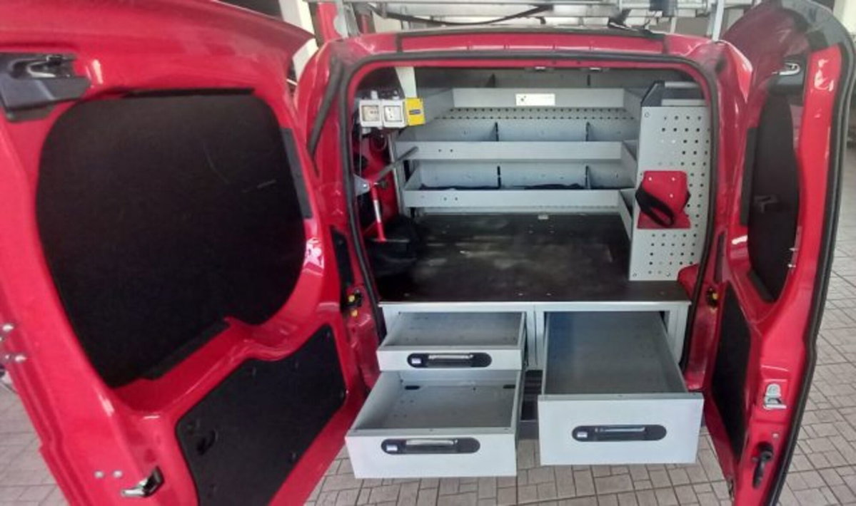 Fiat Fiorino Furgone cargo 1.3 mjt 95cv Adventure (8)