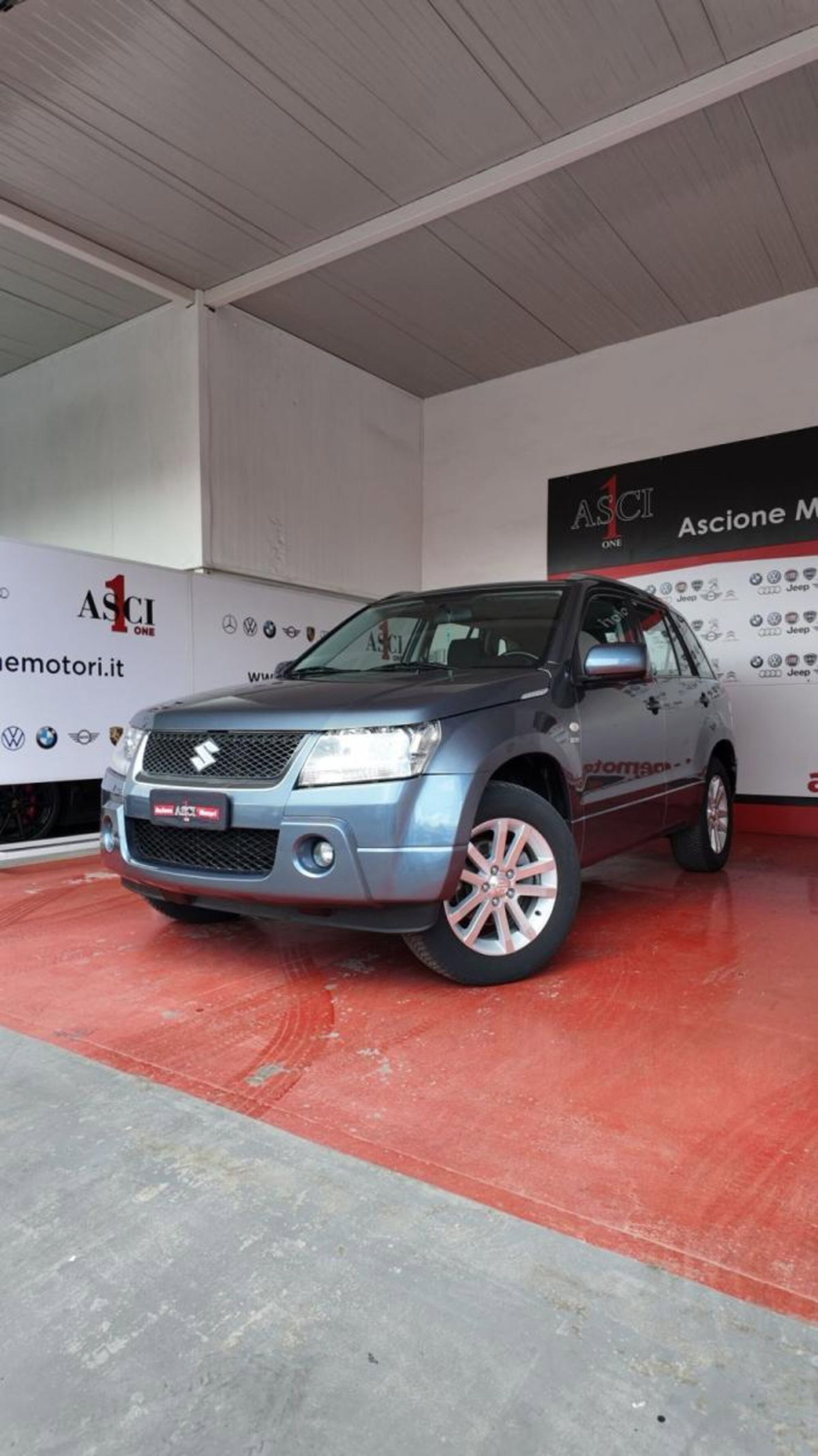 Suzuki Grand Vitara 1.9 DDiS 5 porte Executive (2)