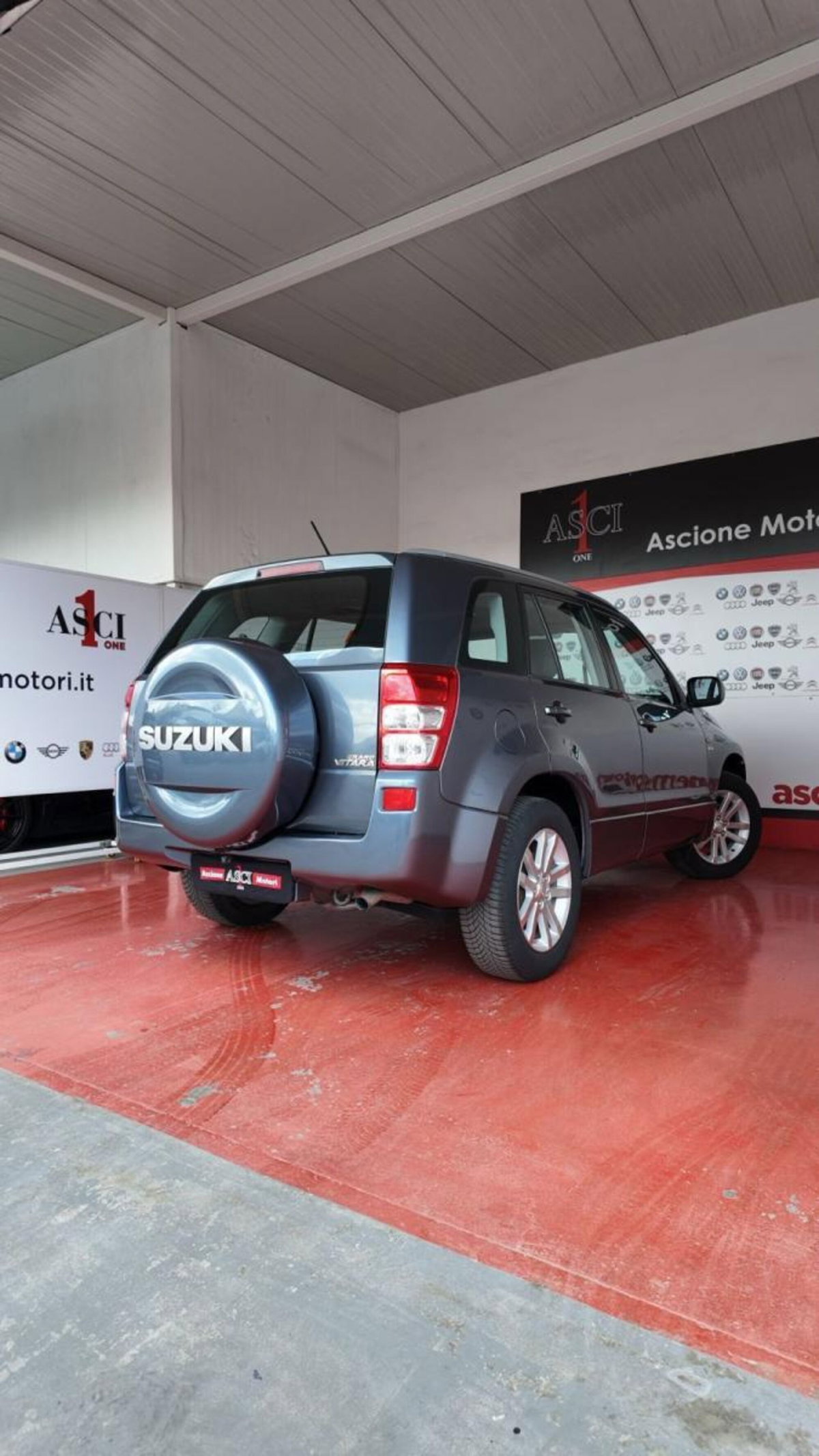 Suzuki Grand Vitara 1.9 DDiS 5 porte Executive (3)