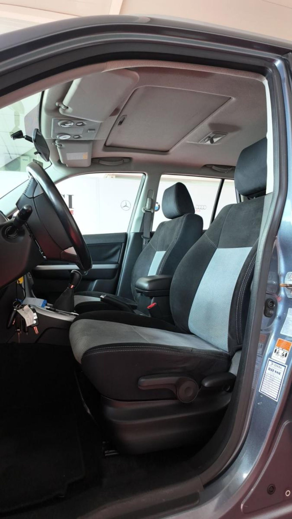 Suzuki Grand Vitara 1.9 DDiS 5 porte Executive (6)