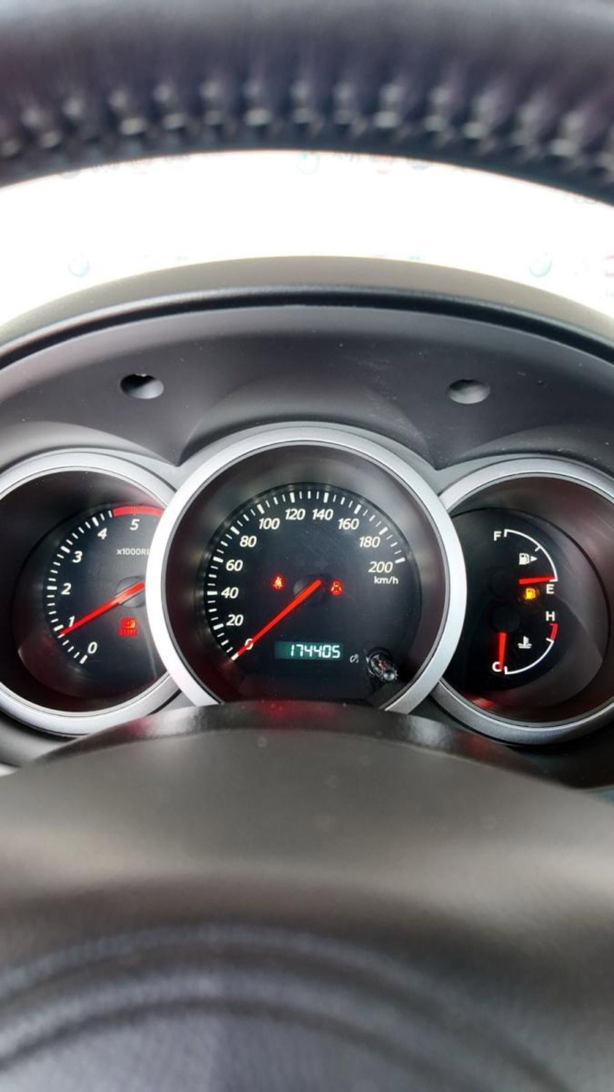 Suzuki Grand Vitara 1.9 DDiS 5 porte Executive (8)