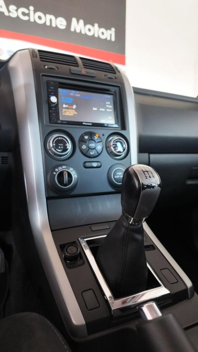 Suzuki Grand Vitara 1.9 DDiS 5 porte Executive (9)