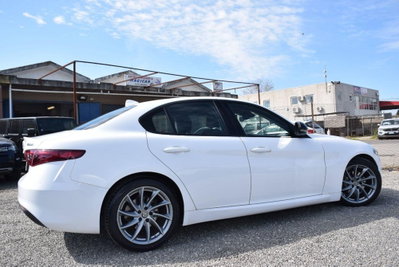 Alfa Romeo Giulia 2.2 Turbodiesel 150 CV AT8 Super (3)