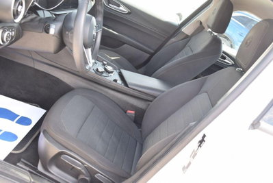Alfa Romeo Giulia 2.2 Turbodiesel 150 CV AT8 Super (6)