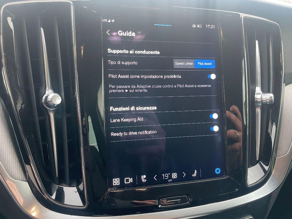 Volvo V60 B3 automatico Essential (13)
