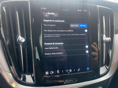 Volvo V60 B3 automatico Essential (13)