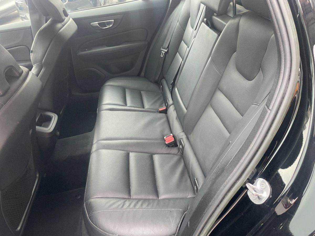 Volvo V60 B3 automatico Essential (7)