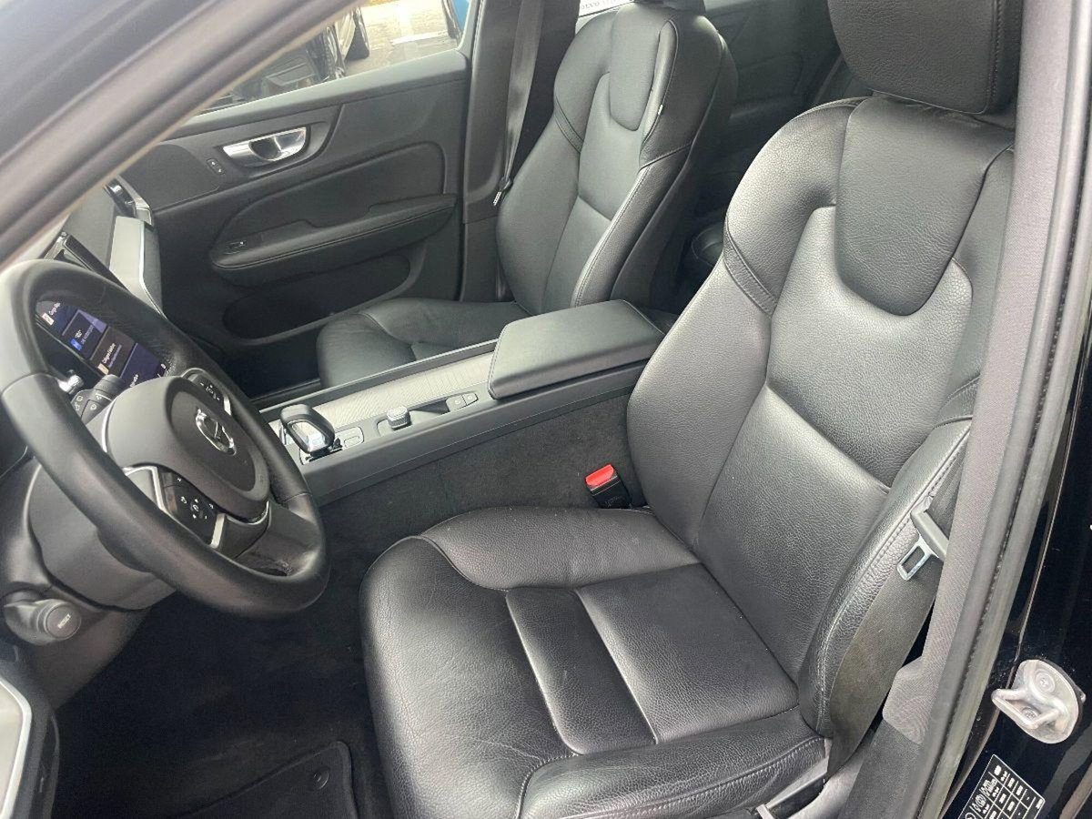 Volvo V60 B3 automatico Essential (8)