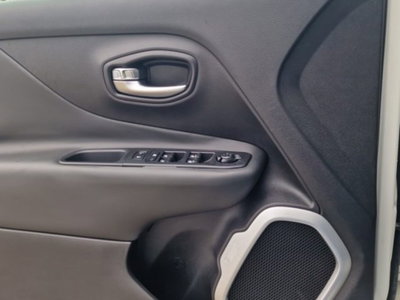 Jeep Renegade 1.6 Mjt 120 CV Limited (12)