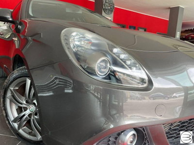 Alfa Romeo Giulietta 2.0 JTDm-2 Exclusive 140cv (4)